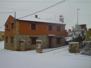 Apartamentos turísticos La Fuensanta during the winter