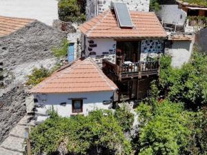 The building in which the holiday home is located