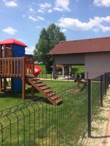 Herní místnost nebo prostor pro děti v ubytování Holiday Home Mađerka