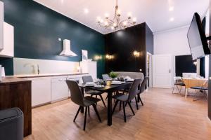 Gallery image of Hevals Schloss Appartment in Berlin