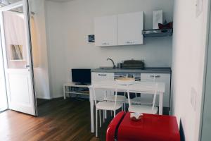 Marina Apartments的厨房或小厨房