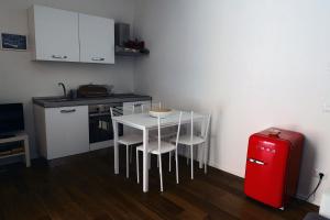 Marina Apartments的厨房或小厨房