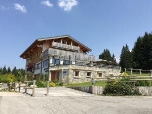 Το κτήριο όπου στεγάζεται  το ξενοδοχείο