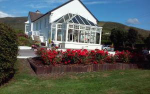 Um jardim em Sea Breeze Bed and Breakfast