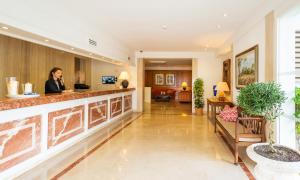 Vstupní hala nebo recepce v ubytování Hotel Casablanca + 37 fotografií