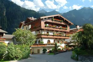 Gallery image of Hotel Garni Villa Knauer in Mayrhofen
