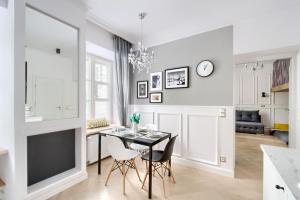 Kuchnia lub aneks kuchenny w obiekcie Marta Old Town Apartment