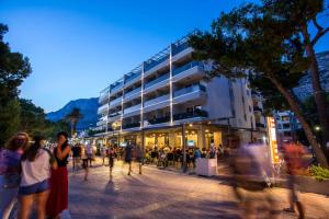 Foto dalla galleria di Hotel Central Beach 9 a Makarska