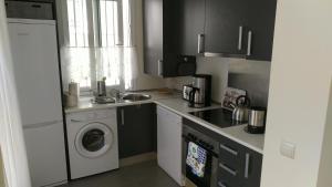 A kitchen or kitchenette at Urb. Valle Romano Capitolio 11B-C
