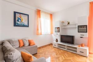 TV a/nebo společenská místnost v ubytování Apartment-center of Split