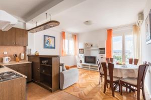 Kuchyň nebo kuchyňský kout v ubytování Apartment-center of Split