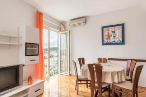 TV a/nebo společenská místnost v ubytování Apartment-center of Split