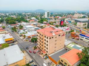 Udsigt til San Pedro Sula eller udsigt til byen taget fra hotellet