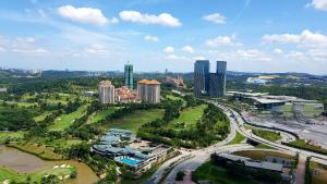 Nespecifikovaný výhled na destinaci Putrajaya nebo výhled na město při pohledu z apartmánu