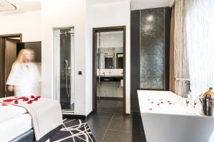 Koupelna v ubytování Sieben Welten Hotel & Spa Resort