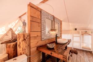 Gallery image of Plage Cachée - Glamping in Vrboska