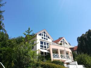 Το κτήριο όπου στεγάζεται  το διαμέρισμα +16 φωτογραφίες