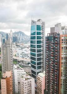 Uma vista geral de Hong Kong ou a vista da cidade a partir do hotel