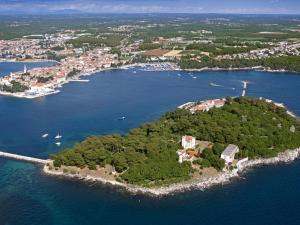 Fotografia z galérie ubytovania Elegant Villa in Istria with Outdoor Pool v destinácii Tinjan