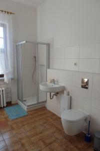 Et badeværelse på Ferienwohnung Rheinsberg