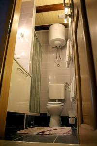 Kúpeľňa v ubytovaní Apartment Cukarin A2 BOL-CENTER, Croatia + 13 fotografií