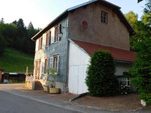 Gallery image of Gîte l'école est finie 6 personnes 4pièces in Lusse