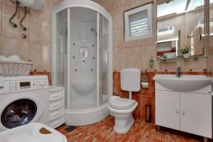 Kúpeľňa v ubytovaní Ana Apartment + 29 fotografií