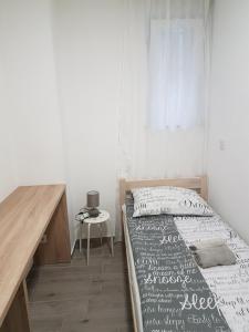 Posteľ alebo postele v izbe v ubytovaní Apartments Lucky Place 2