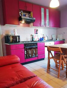 Kuchyňa alebo kuchynka v ubytovaní Simons Apartment + 17 fotografií