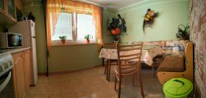 A kitchen or kitchenette at Apartmán Slnečnica