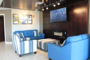 O zonă de relaxare la Quality Inn & Suites Port Arthur - Nederland