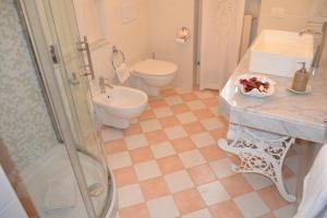 Bilik mandi di B&B Villa Il Poggiolino +42 gambar