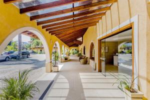 Gallery image of Beach Hotel Cambury in Camburi