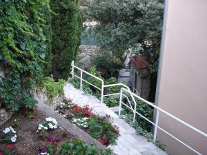 Zahrada ubytování Apartmani Tepli Bok