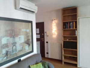 Gambar di galeri bagi Kibilù - Via Vignola - Porta Romana - Università Bocconi di Milan