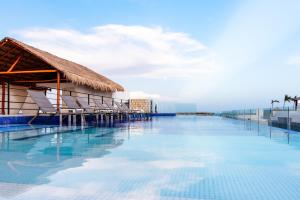 Hotel 52 Playa del Carmen tesisinde veya buraya yakın yüzme havuzu
