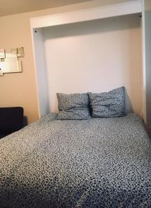 Ein Bett oder Betten in einem Zimmer der Unterkunft ★★ Studio Coeur Toulouse, Saint Georges, Capitole ★★