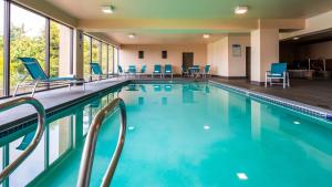 Πισίνα στο ή κοντά στο Best Western Pier Point Inn
