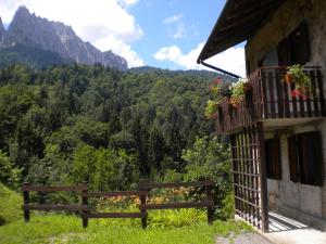 Gallery image of B&B DOLOMIA in Sagron Mis