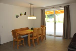 A seating area at Apart Alpenjuwel Még 37 kép