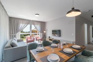 Posedenie v ubytovaní Luxury Apartments Magali 2