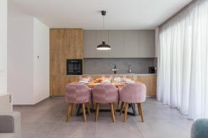 Kuchyňa alebo kuchynka v ubytovaní Luxury Apartments Magali 2