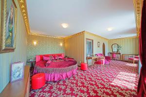 A seating area at Antea Palace Hotel & Spa