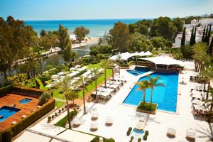 The swimming pool at or close to Insotel Fenicia Prestige Suites & Spa