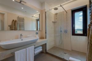 Koupelna v ubytování Borgo La Chiaracia Resort & SPA