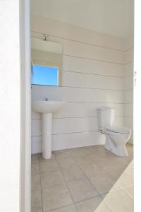A bathroom at Alex Sun