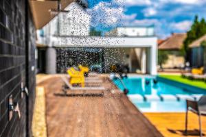 Bazén v ubytování Open Hotel Szentes nebo v jeho okolí