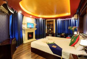 TV a/nebo společenská místnost v ubytování Sapa House Hotel Halal Certified