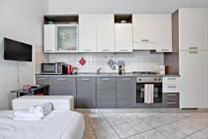 Virtuve vai virtuves zona naktsmītnē Cenisio brilliant flat