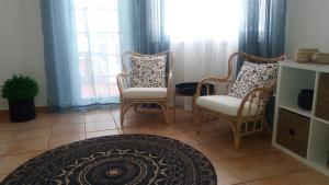 Apartamento Estúdio Pinhalmar的休息区
